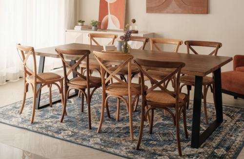 Perfect for nights of hosting dinner party or cosy family dinner at home