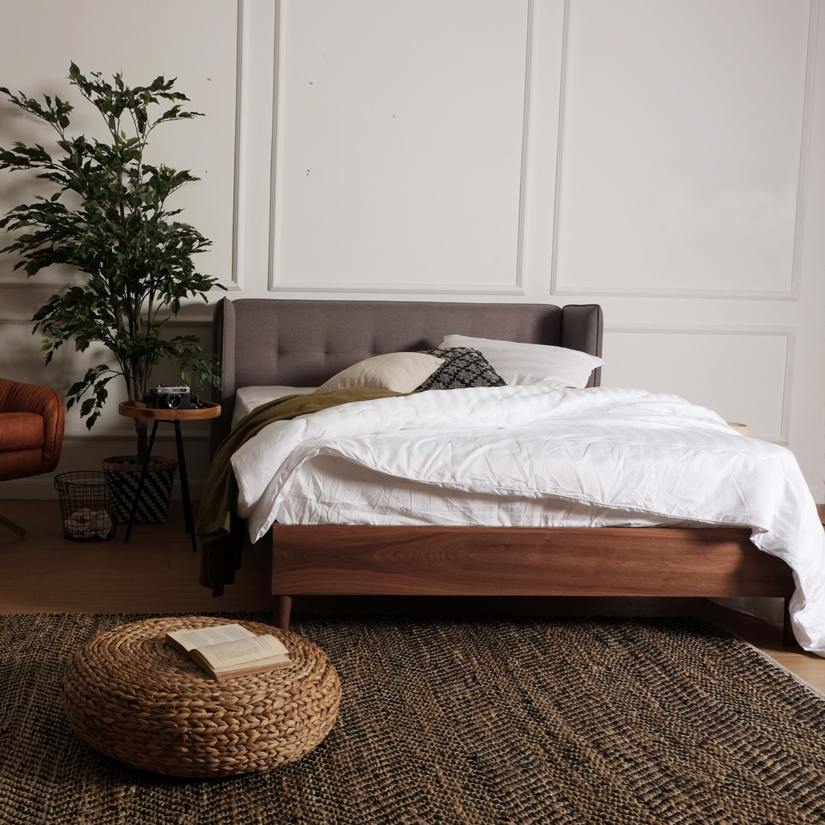 Brunell King Bed