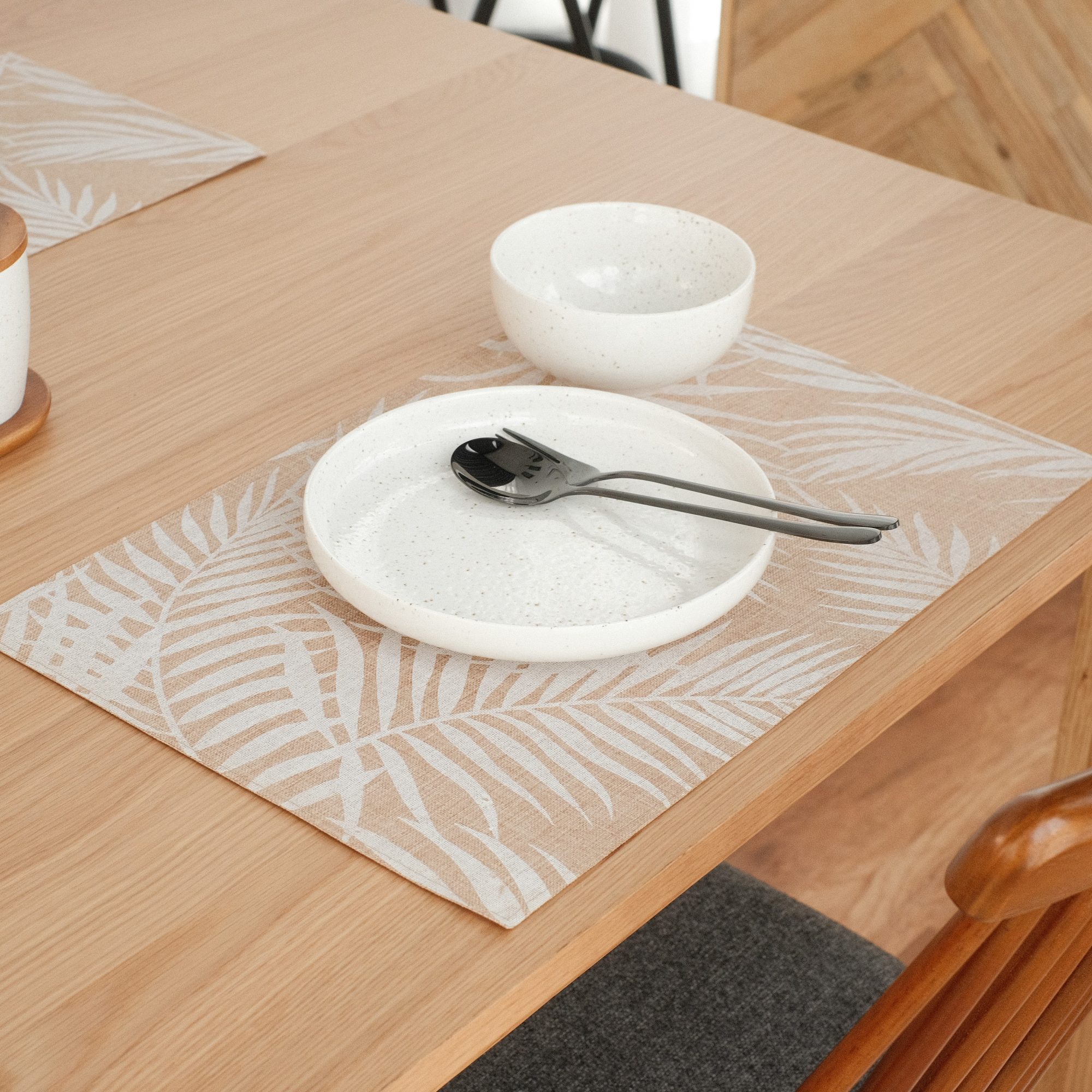 Linen Printed White Palm Placemat