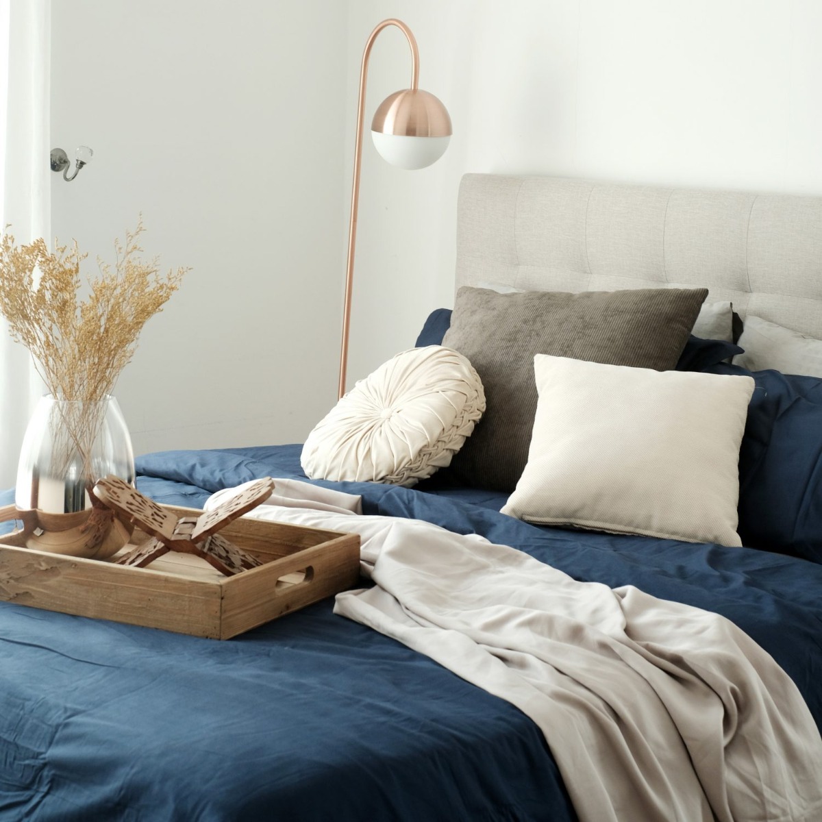 Lillian Oatmeal Queen Bed