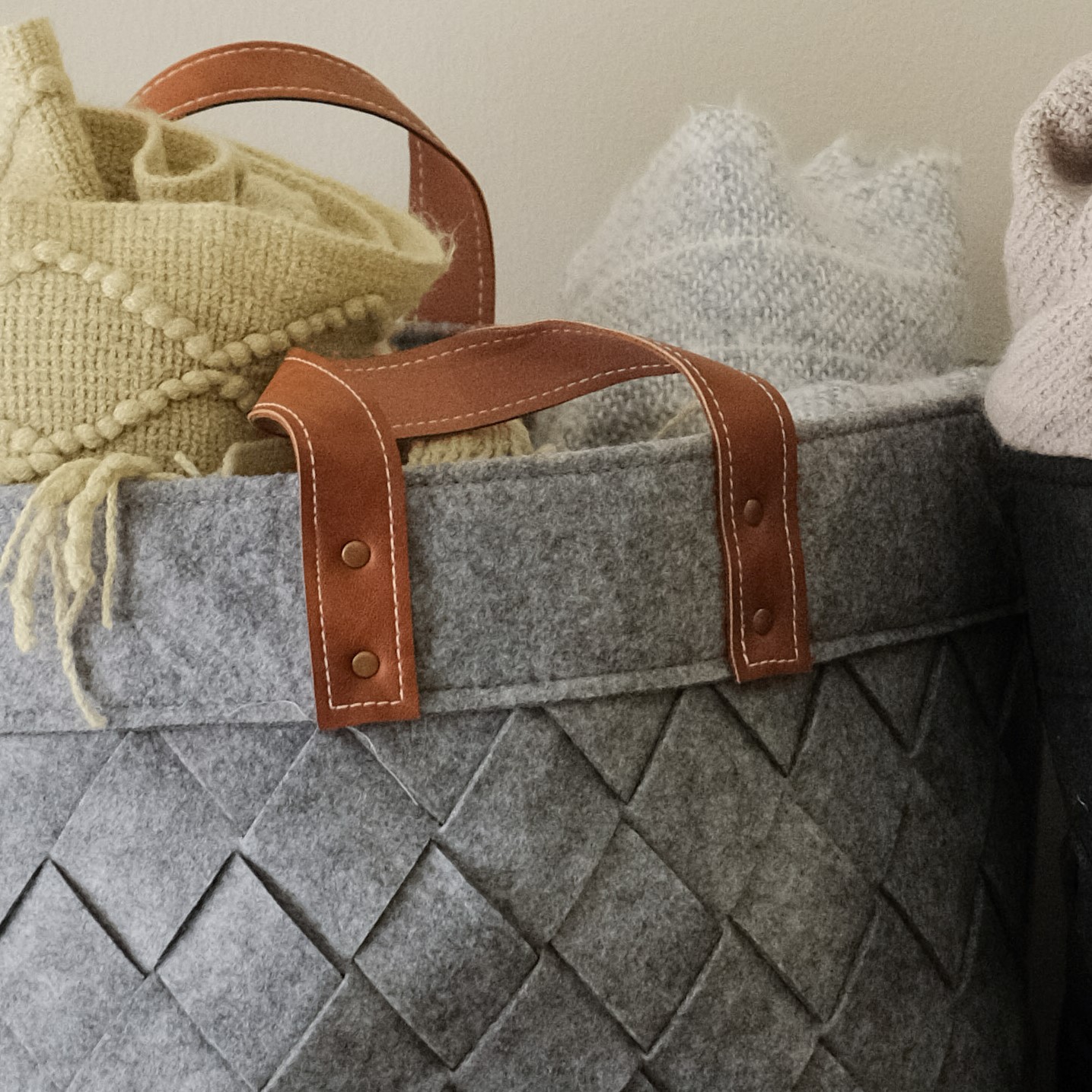 Hagen Grey Felt Basket