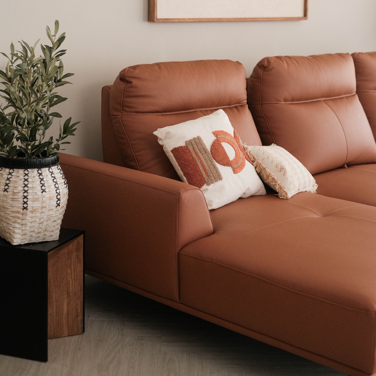 Maila Leather Right Sectional Sofa With Adjustable Back