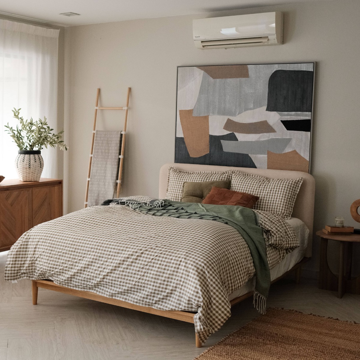 Jonah Natural Queen Bed