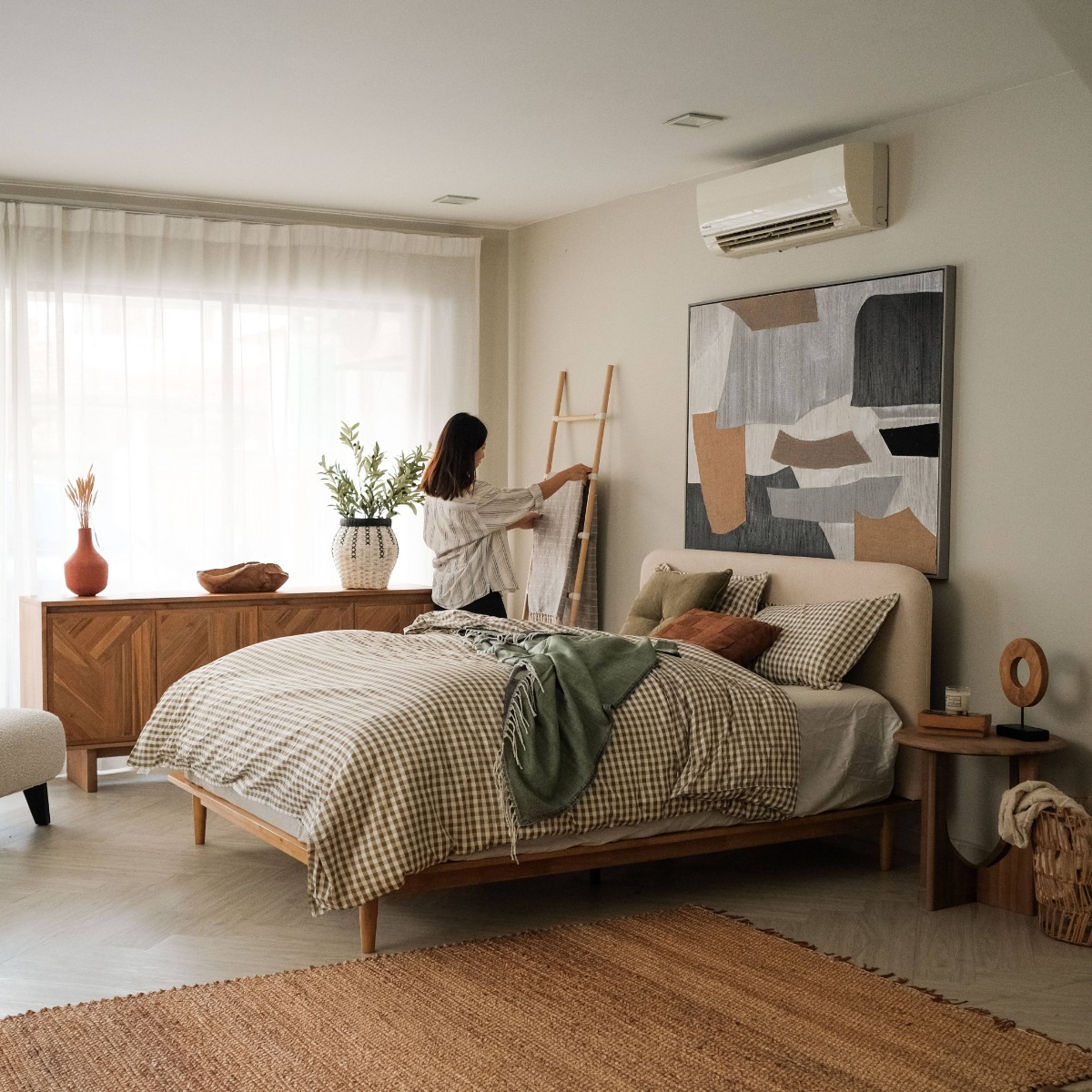 Jonah Natural Queen Bed
