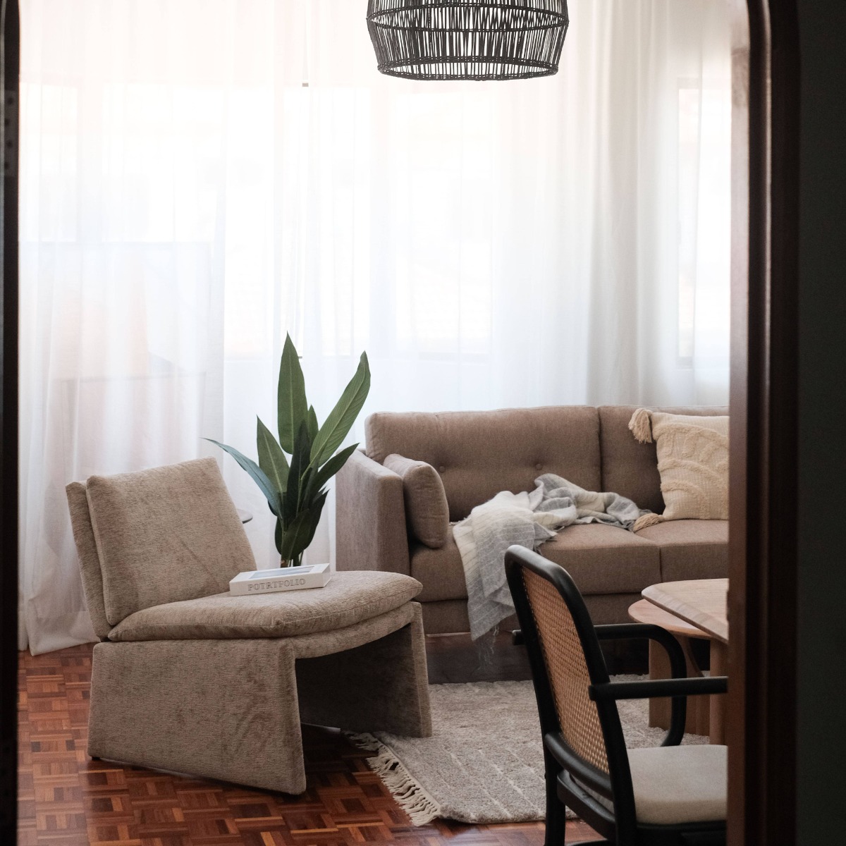 Aria Sand Beige Lounge Chair