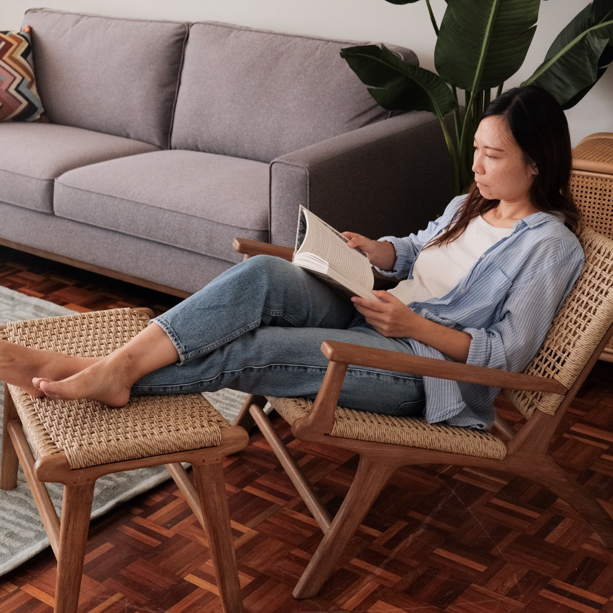Laras Teak Lounge Chair