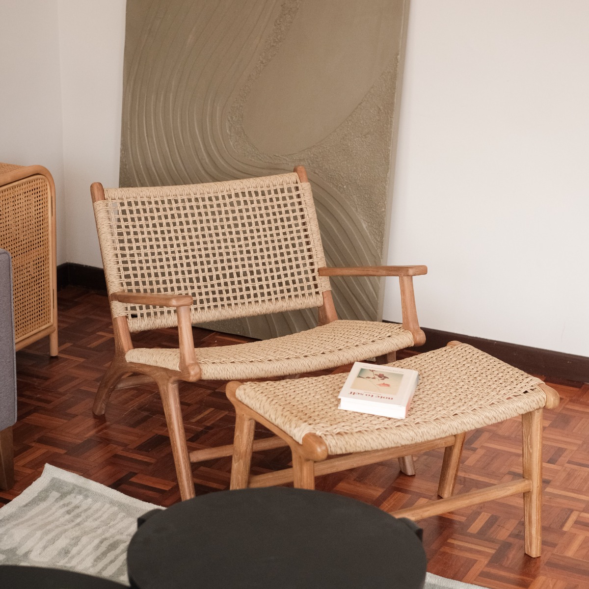 Laras Teak Lounge Chair