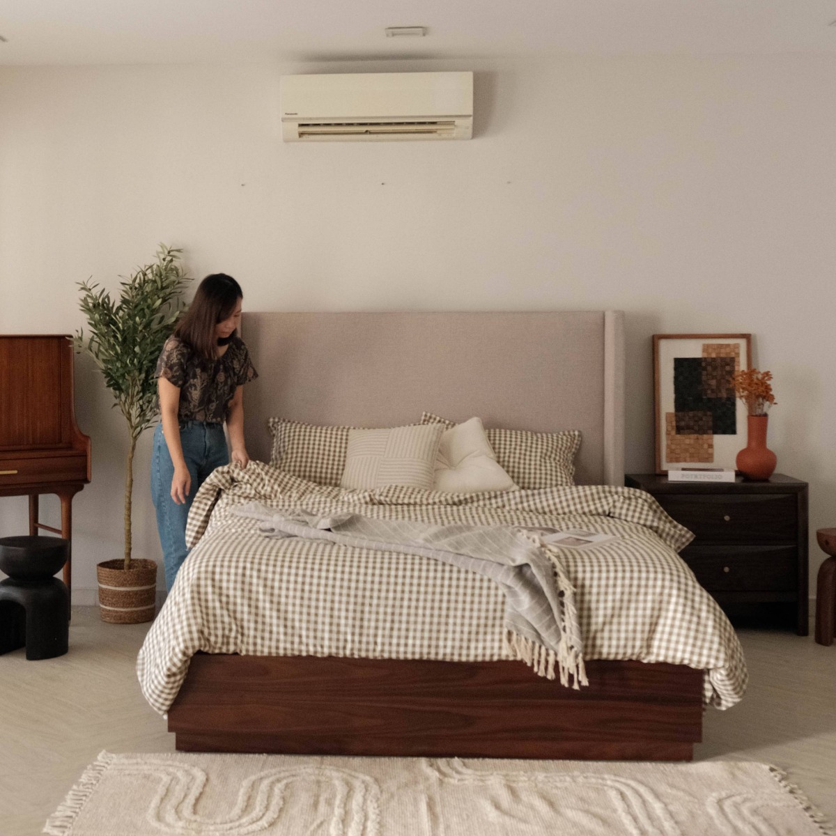 Lindsay King Bed