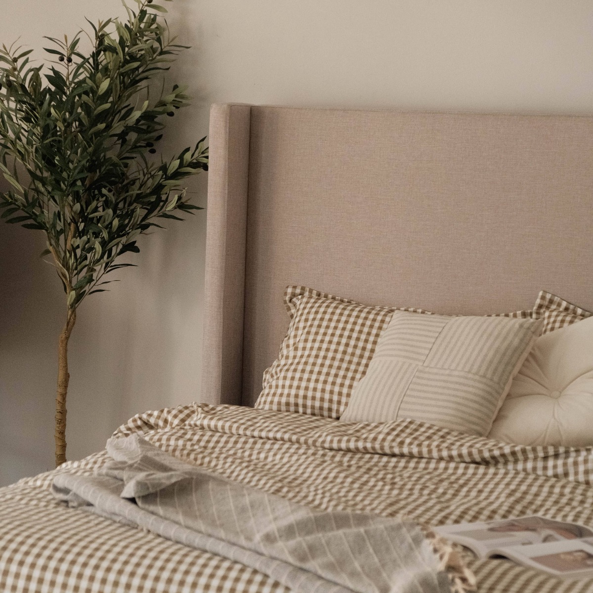 Lindsay King Bed