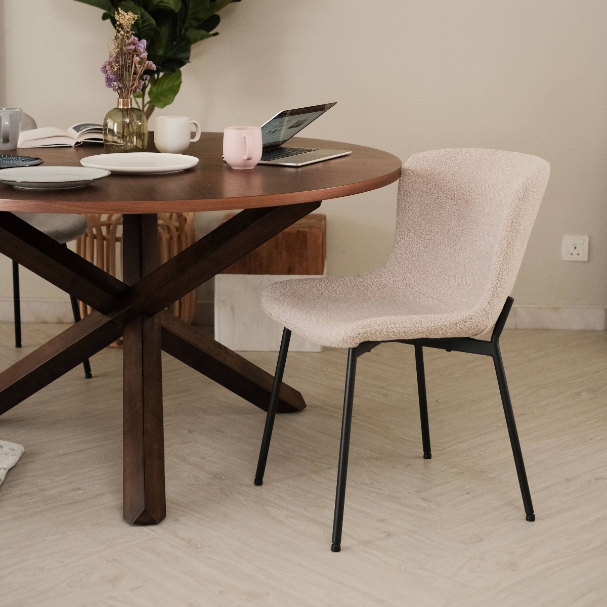 Zoya Cloud Sand Dining Chair