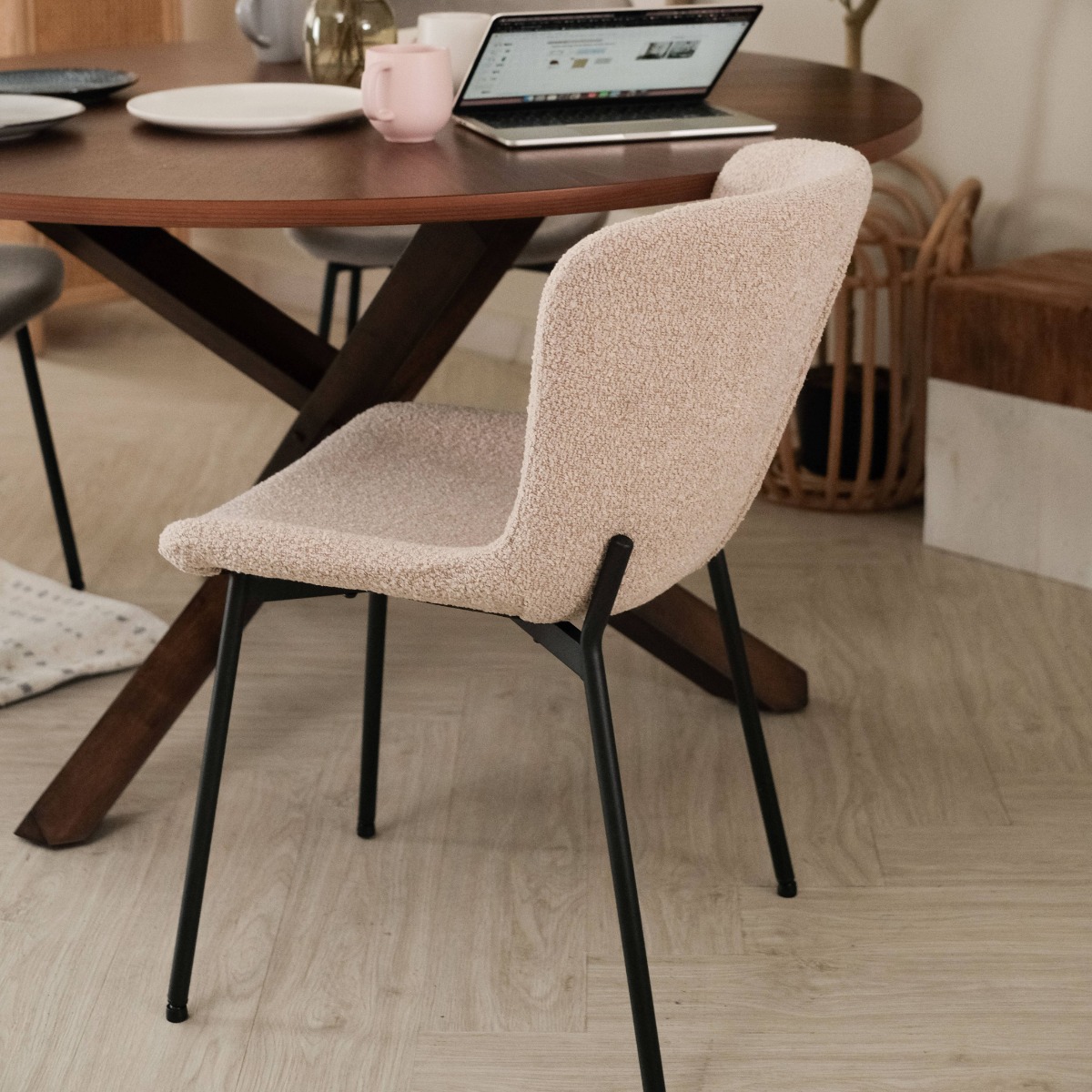 Zoya Cloud Sand Dining Chair