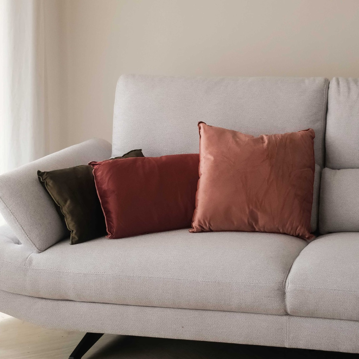 Elea Velvet Cushion 45x45 Peach