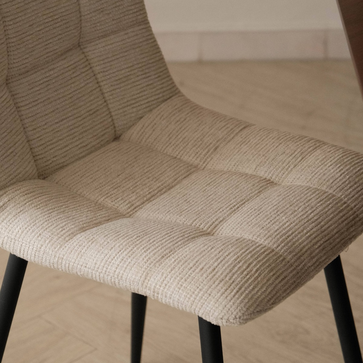 Clyde Vanila Dining Chair