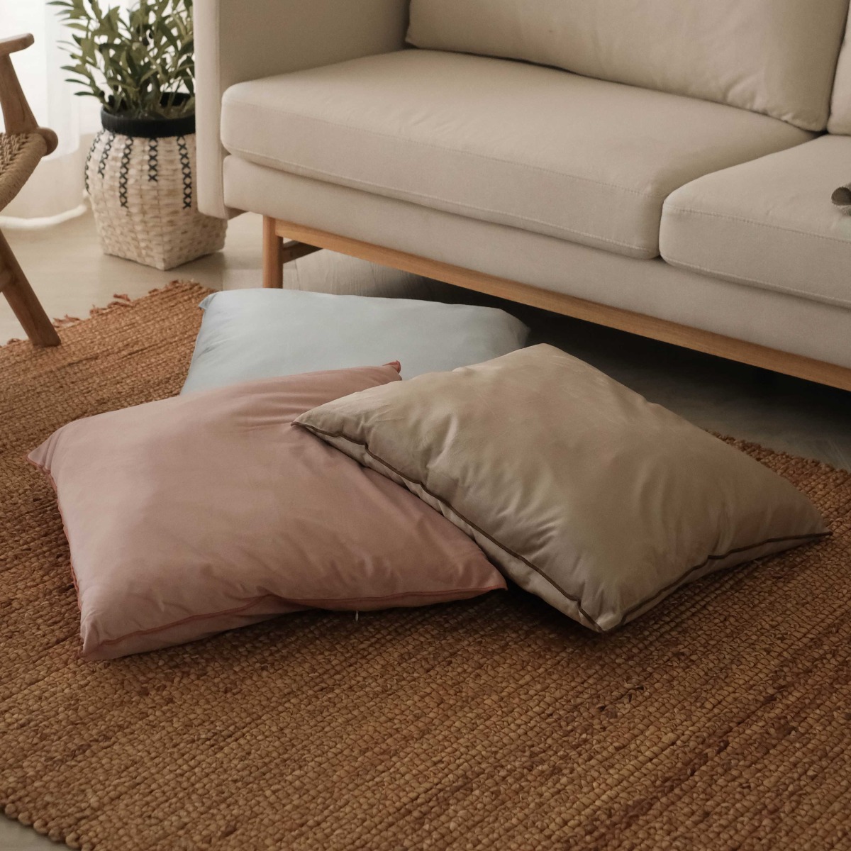 Elea Velvet Cushion 60x60 Light Blue