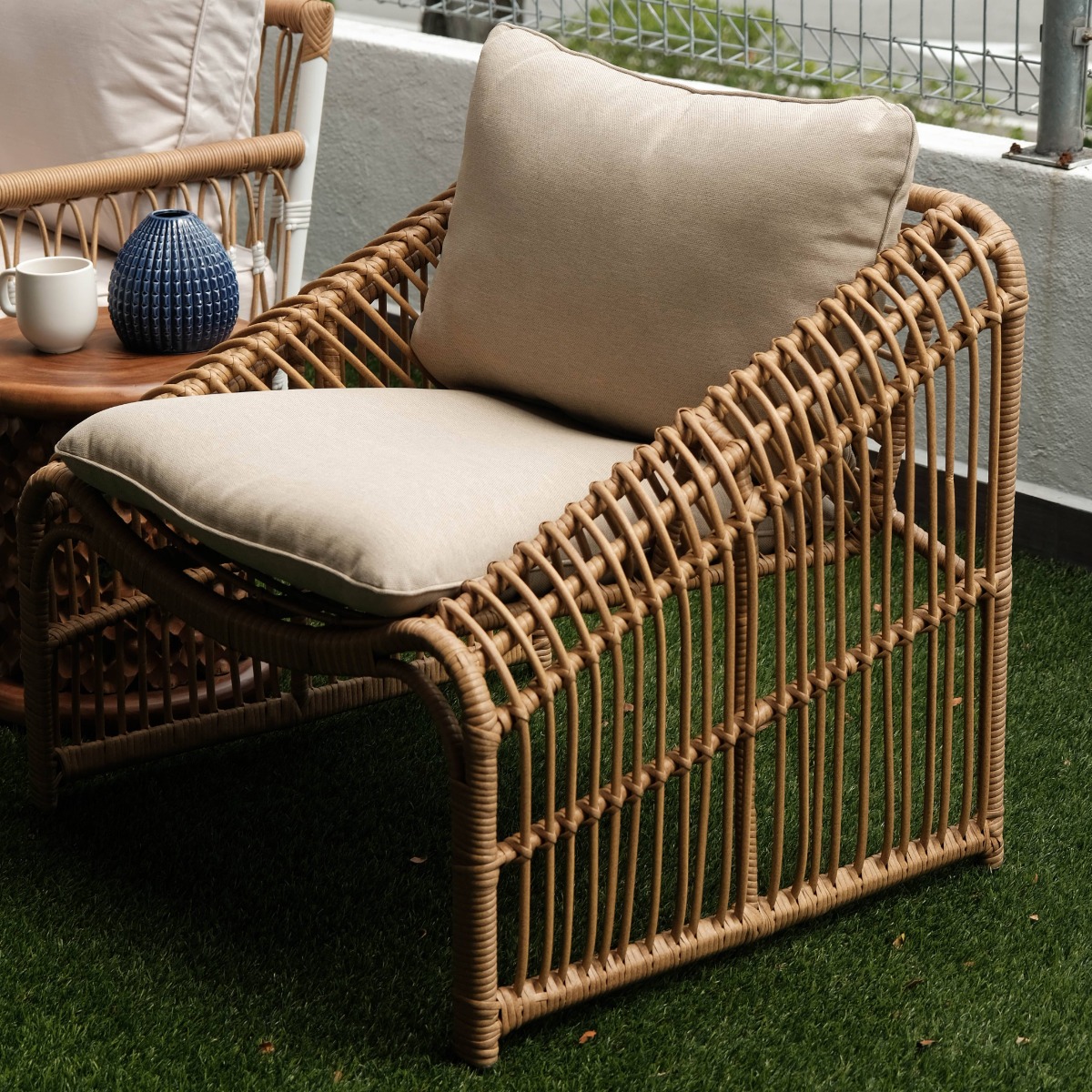 Quesnelia Outdoor Lounge Chair