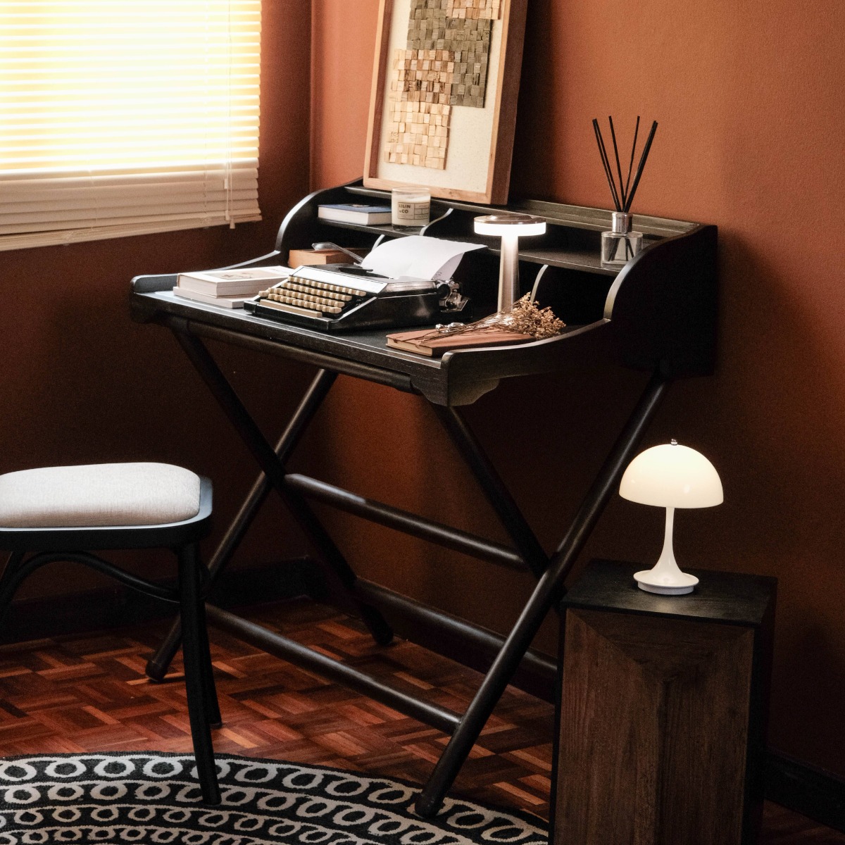 Voyage Desk