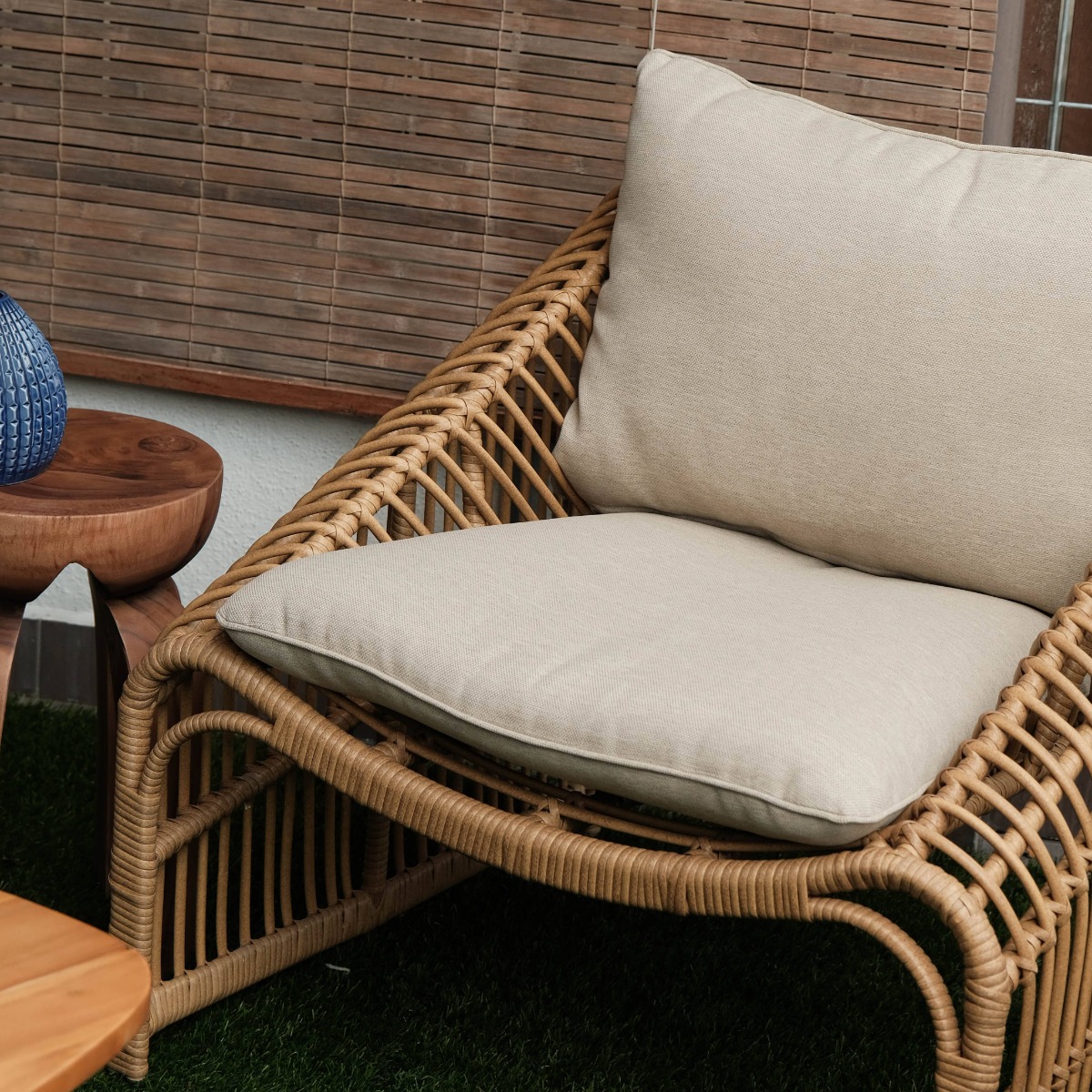 Quesnelia Outdoor Lounge Chair