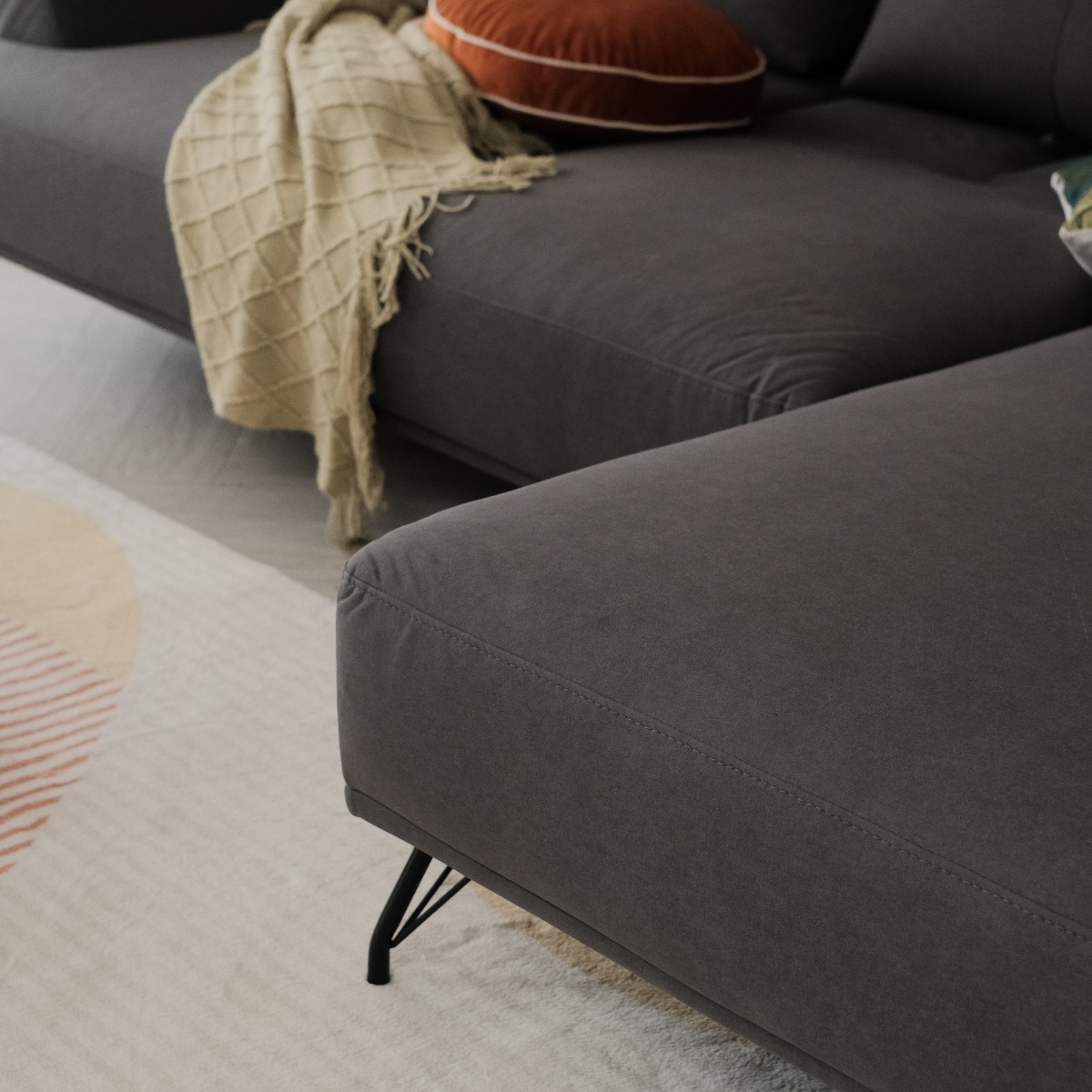 Maila Left Sectional Sofa With Adjustable Back