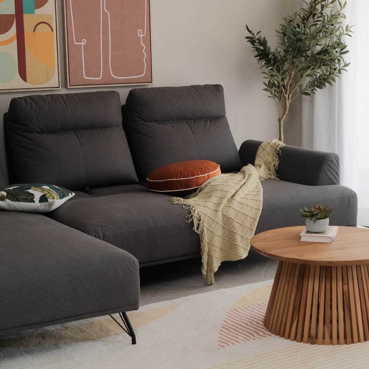 Maila Right Sectional Sofa With Adjustable Back