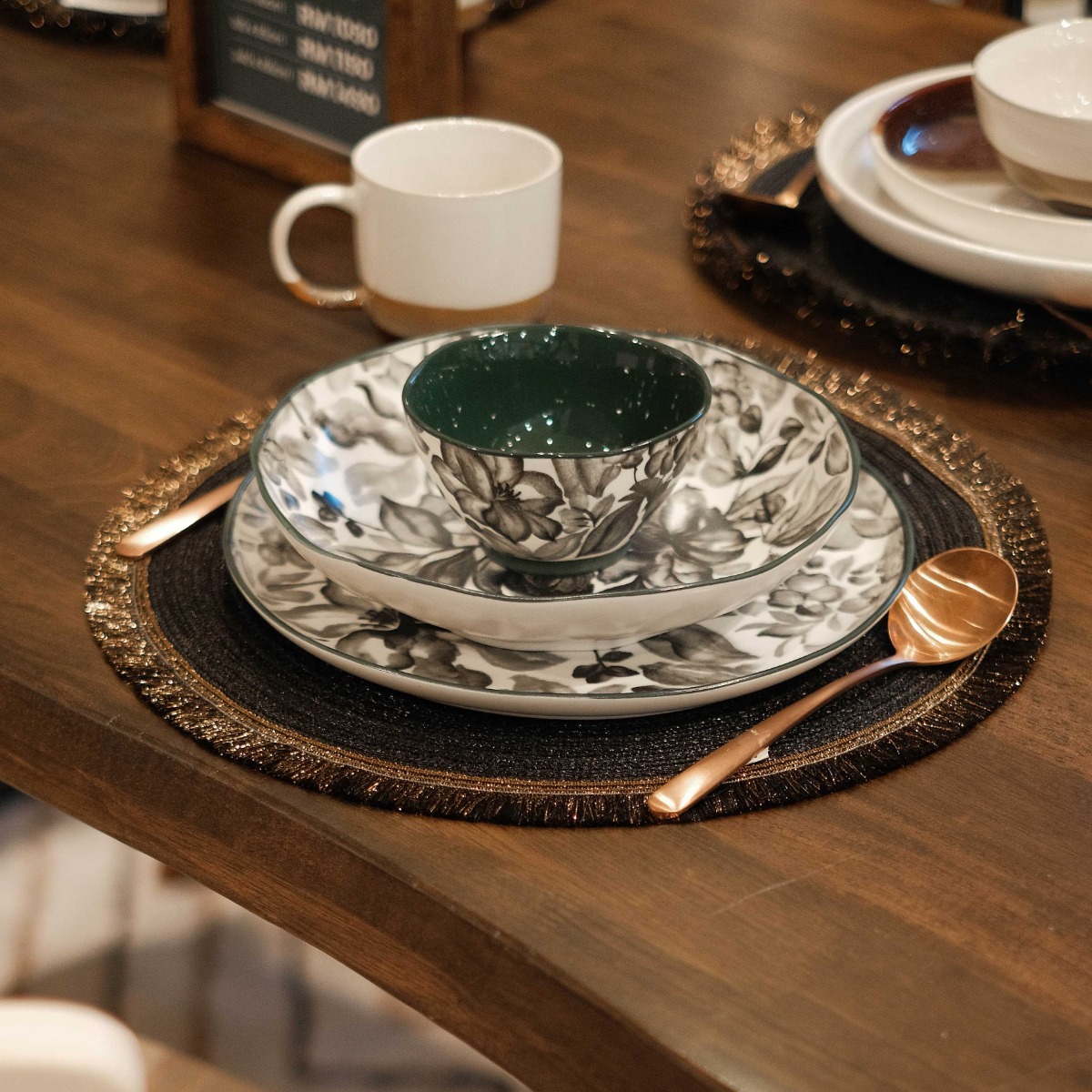 Floralis Grey Dinner Plate
