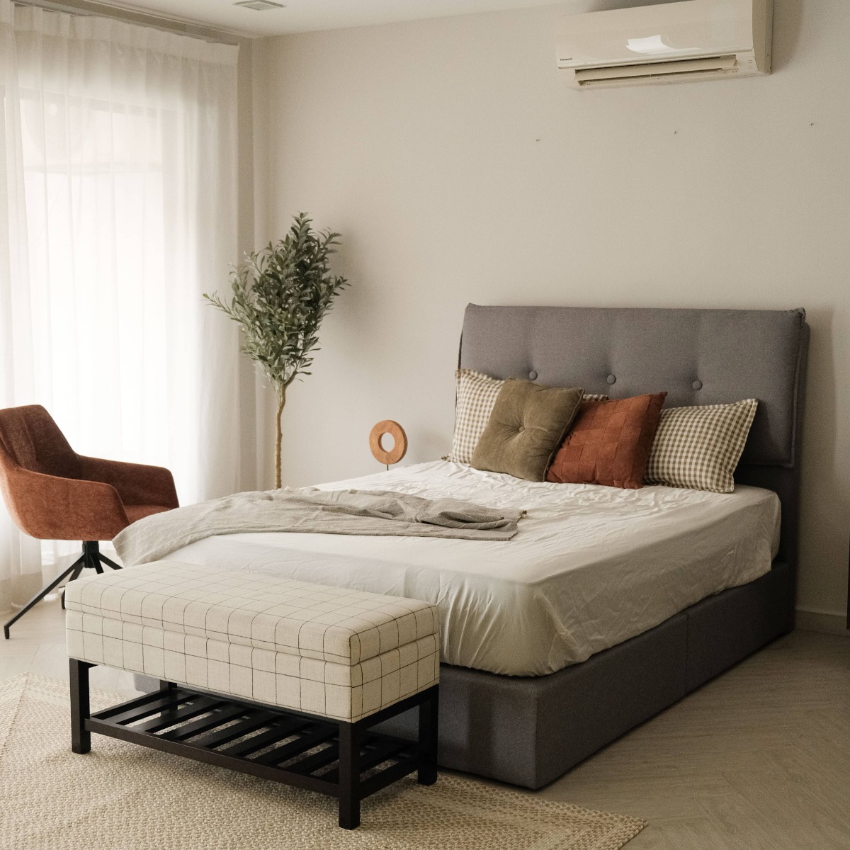 Edda Pebble Grey King Divan