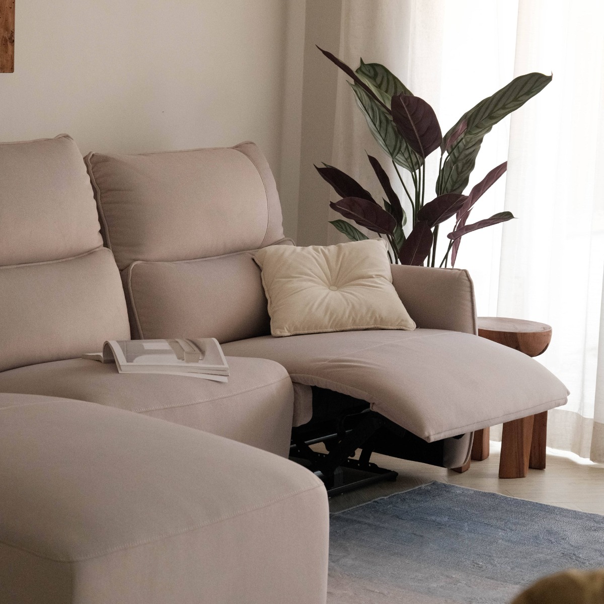 Camilla Right Sectional Power Reclining Sofa