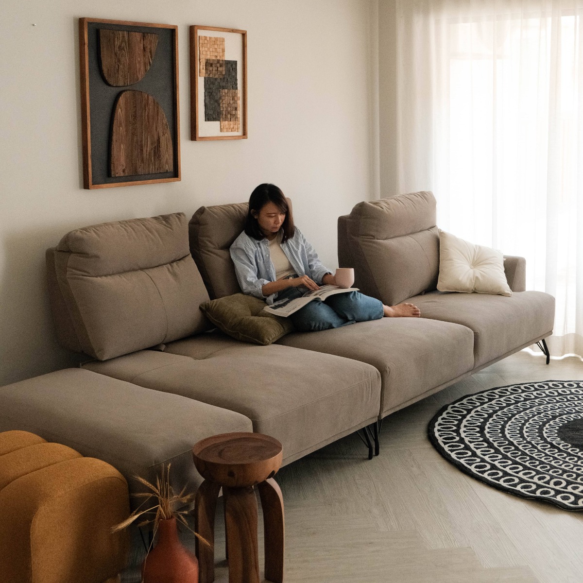 Maila 4 Seater Right Chaise Sofa With Adjustable Back