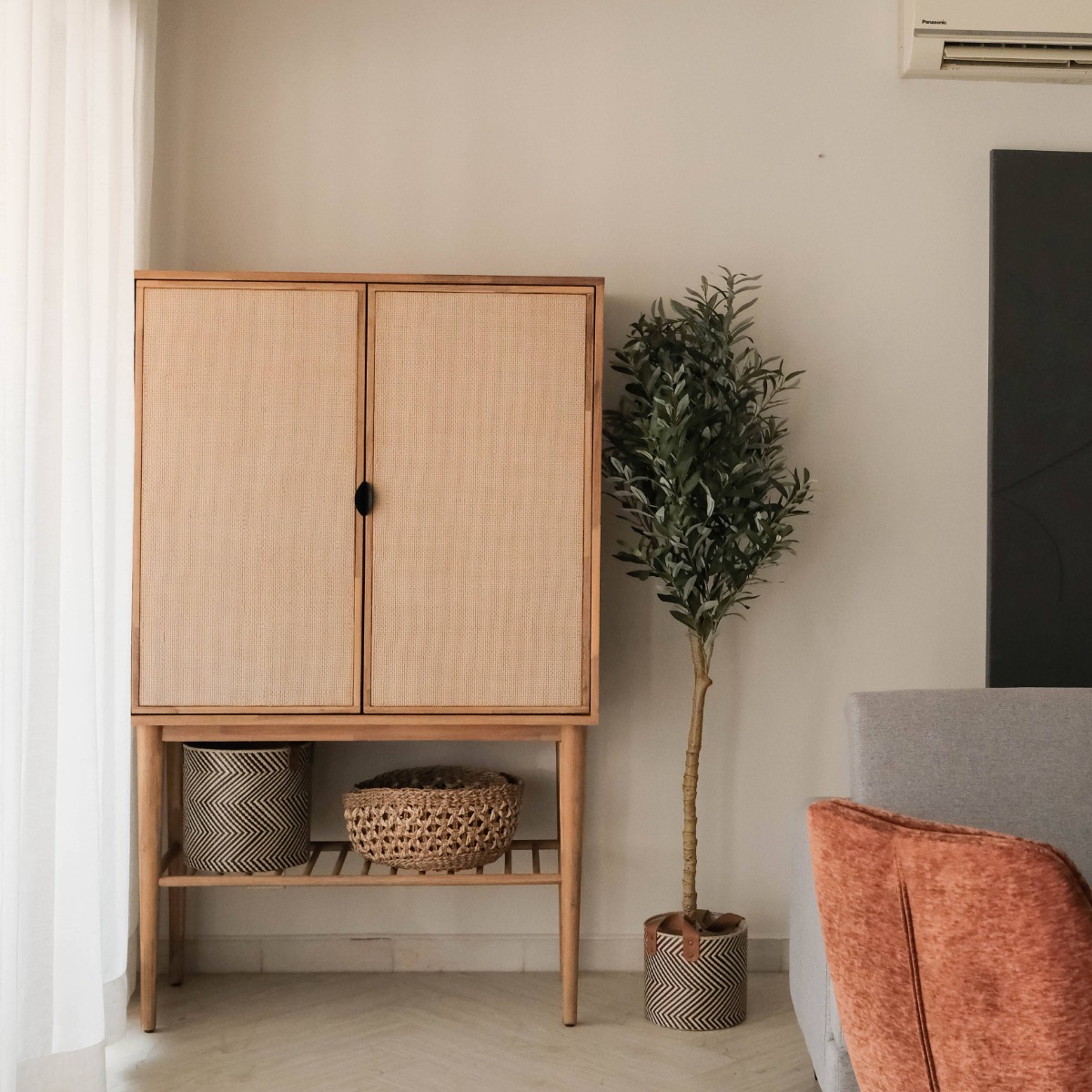 Budi 2 Doors Highboard (Markdown)