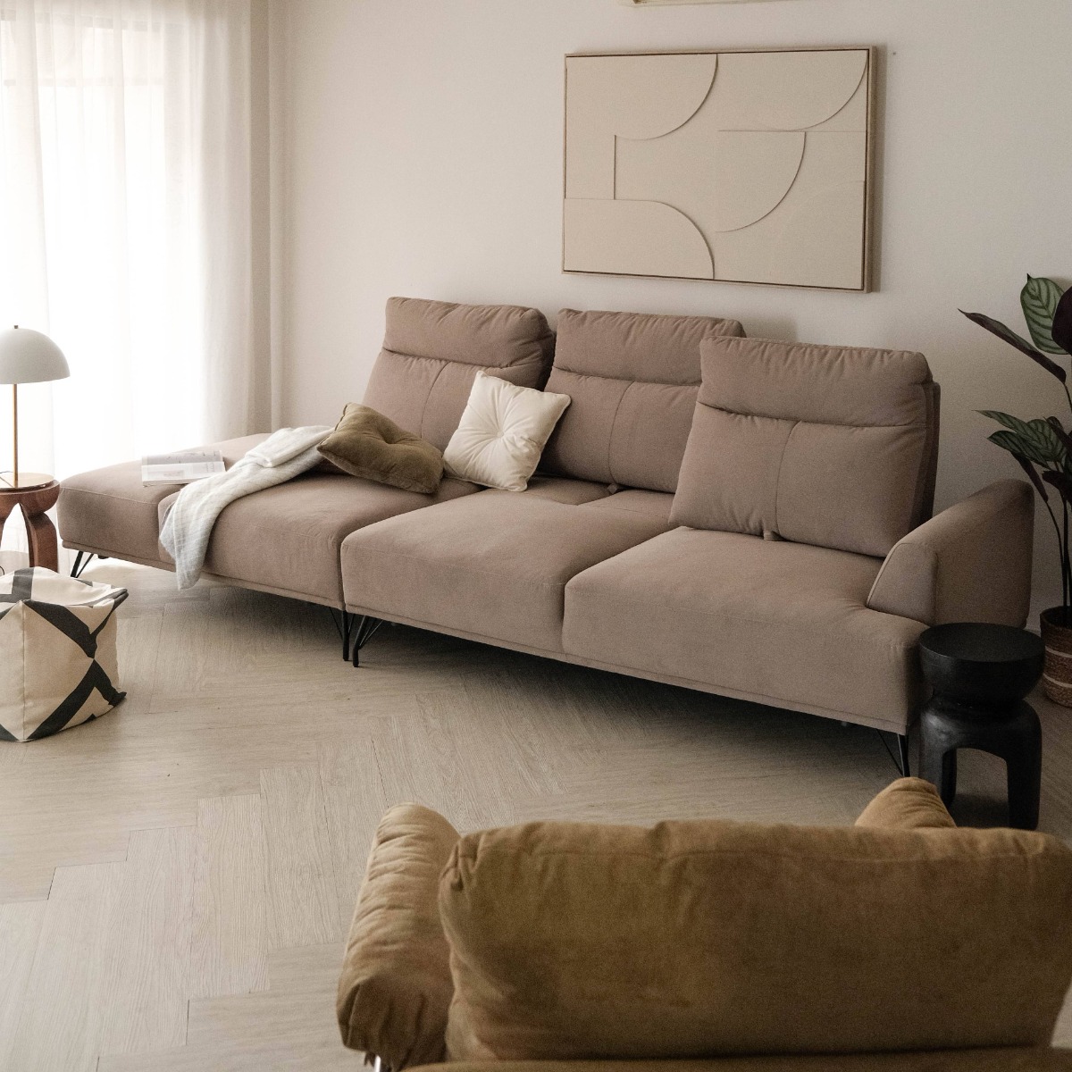 Maila 4 Seater Right Chaise Sofa With Adjustable Back