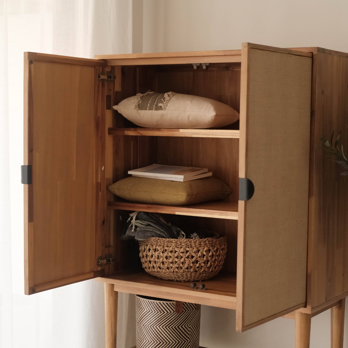 Budi 2 Doors Highboard (Markdown)