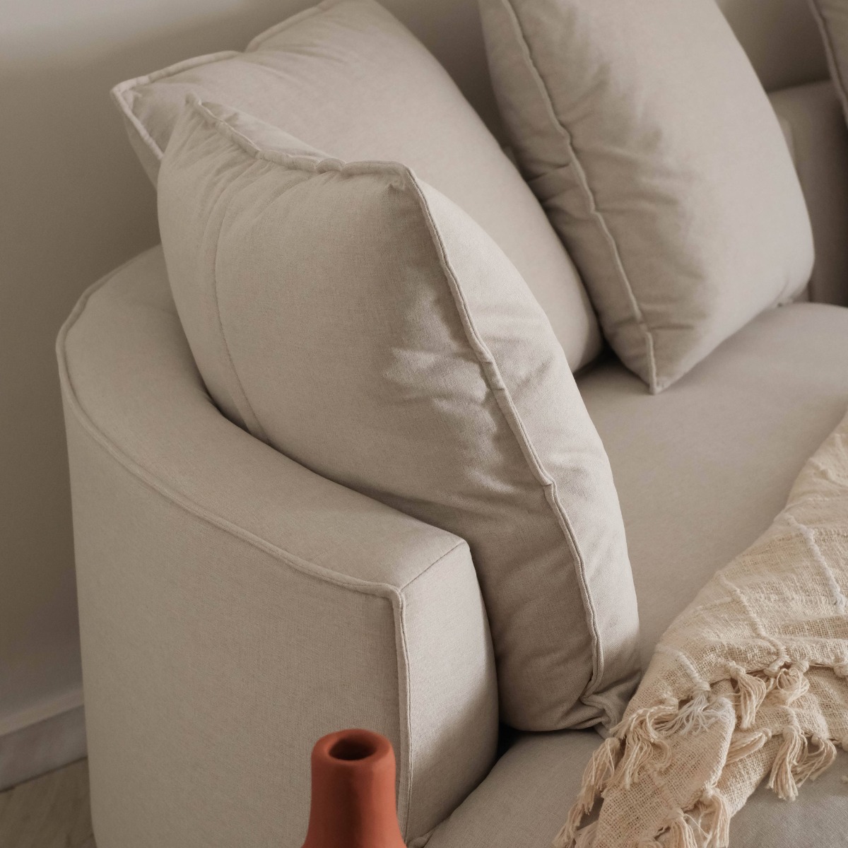 Stephie Oatmeal Curve Chaise Right Sectional Sofa