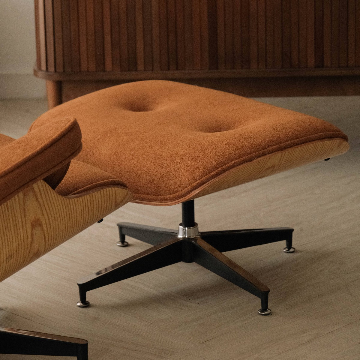 Replica Eames Lounge Chair with Ottoman - Oak & Camel Brown
