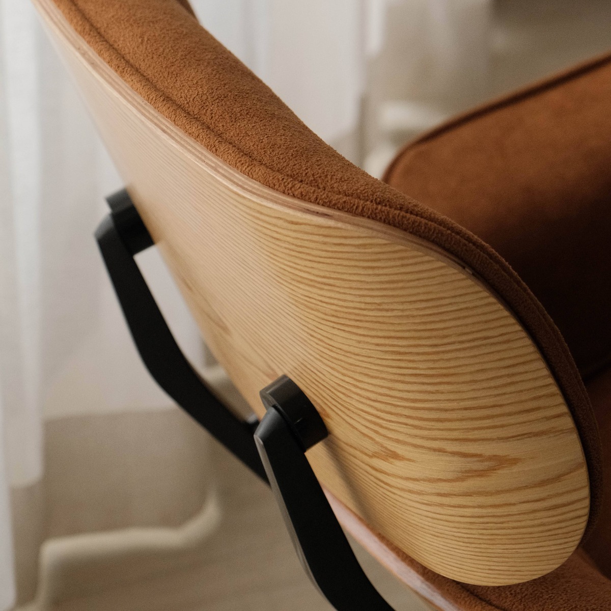 Replica Eames Lounge Chair with Ottoman - Oak & Camel Brown