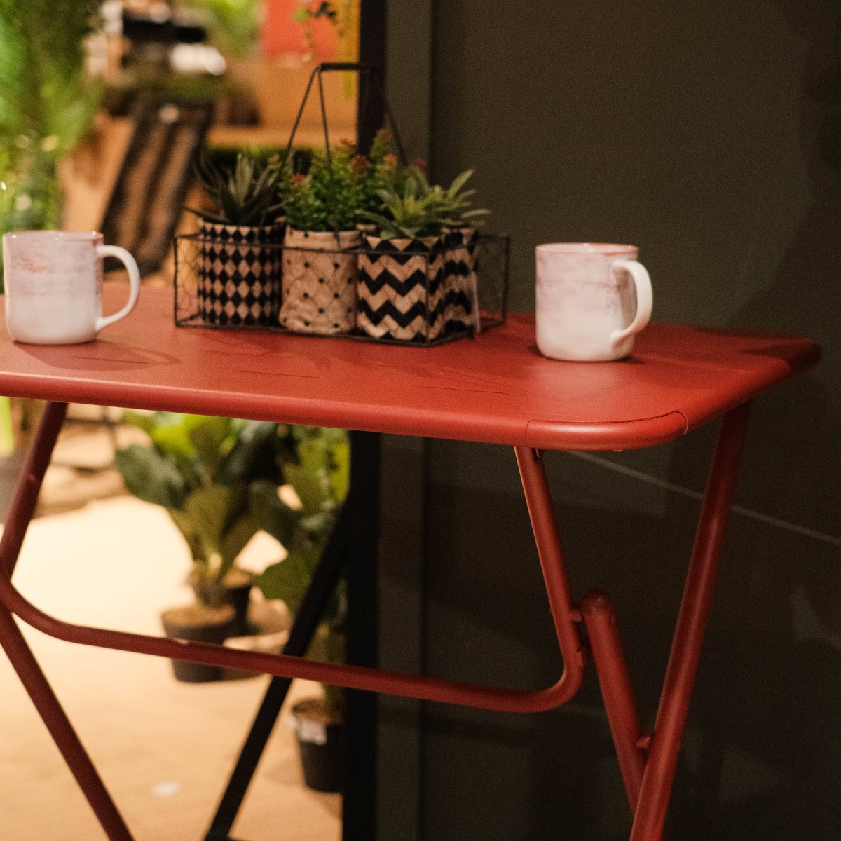 Hera Matt Red Indoor/Outdoor Foldable Table