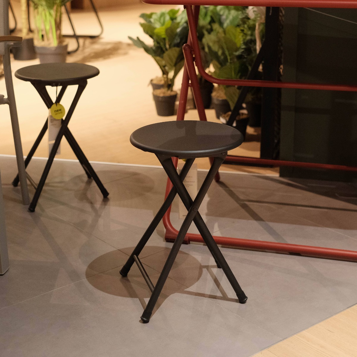 Hera Matt Black Round Foldable Stool