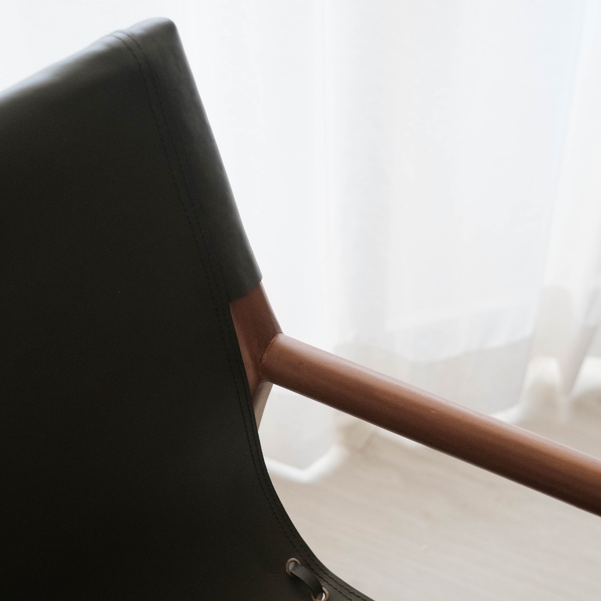 Capri Olive Leather Lounge Chair