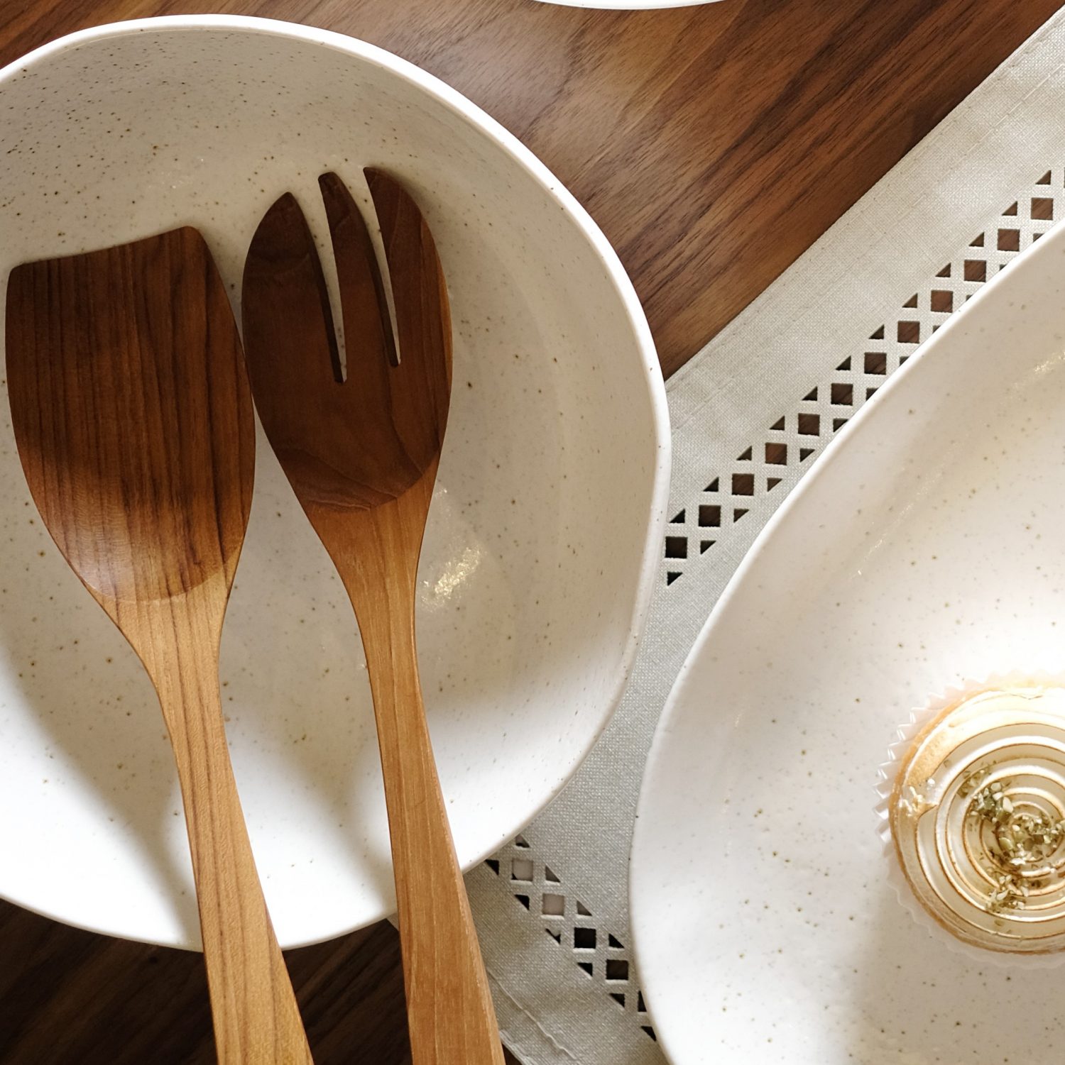 Calla White Salad Bowl