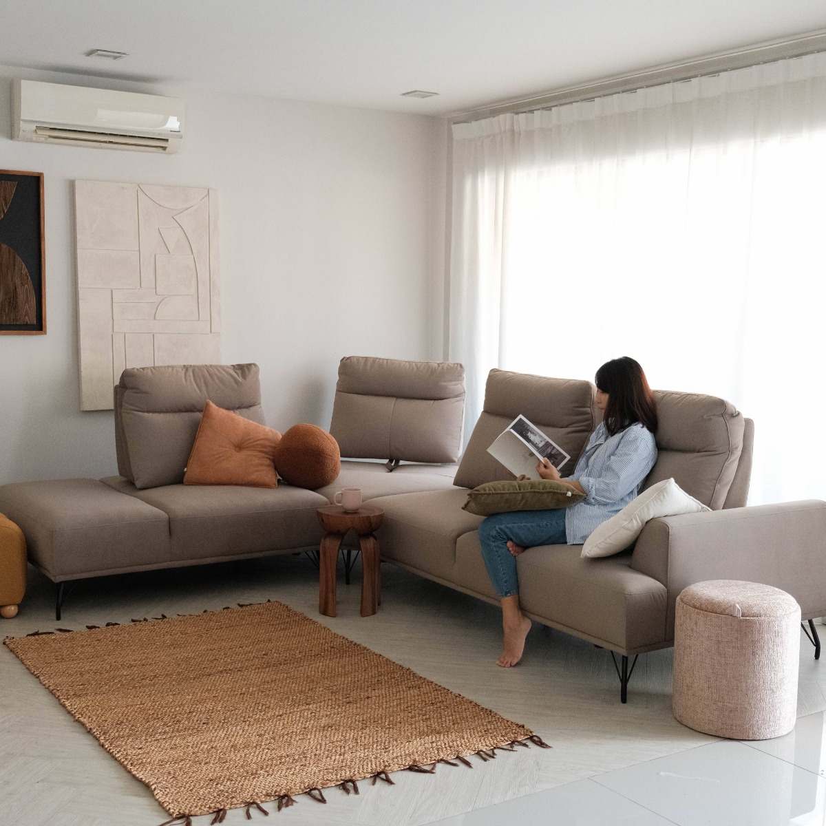 Maila Right Corner Sofa With Adjustable Back