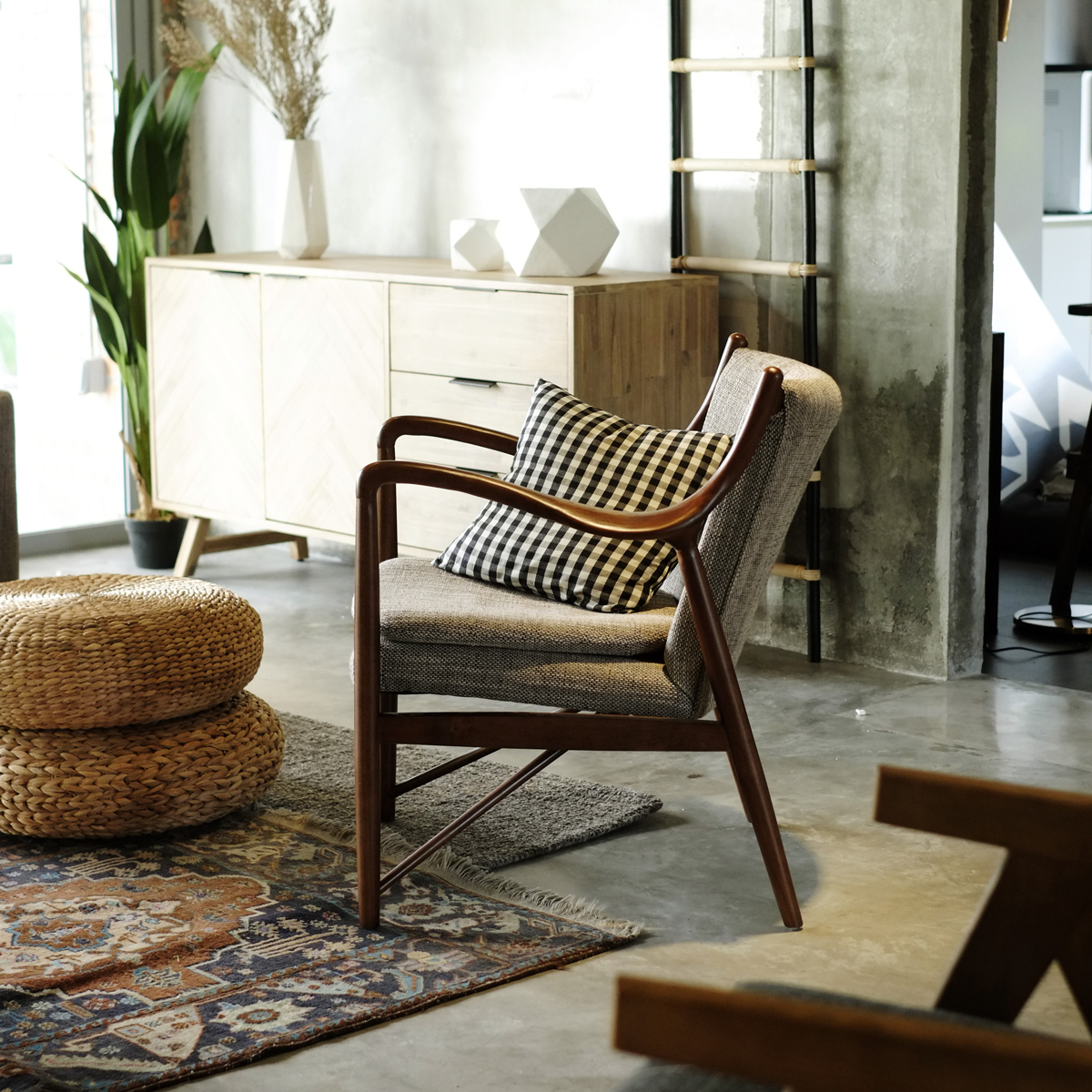 Nomi Lounge Chair