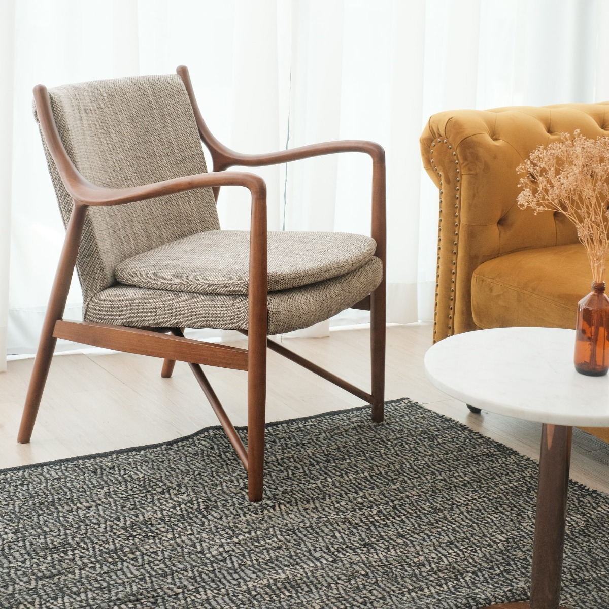 Nomi Lounge Chair