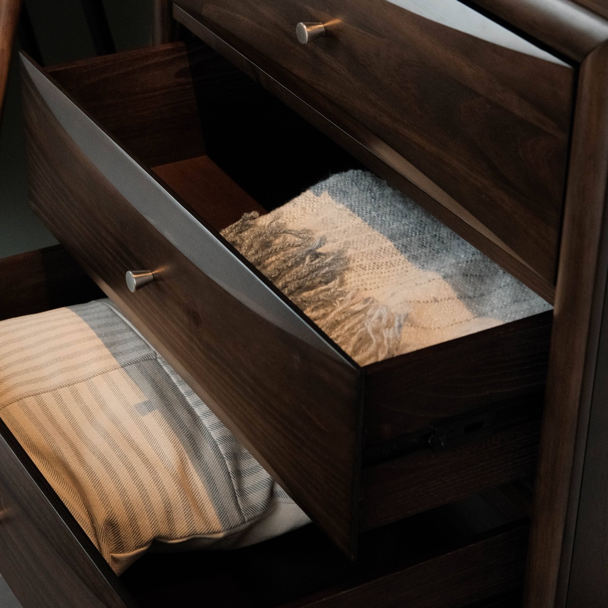 Florian 4 Drawers Chest