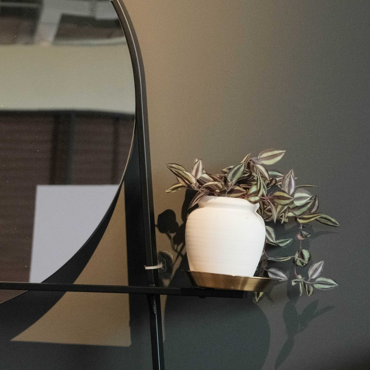 Rowan Round Standing Mirror (Markdown)