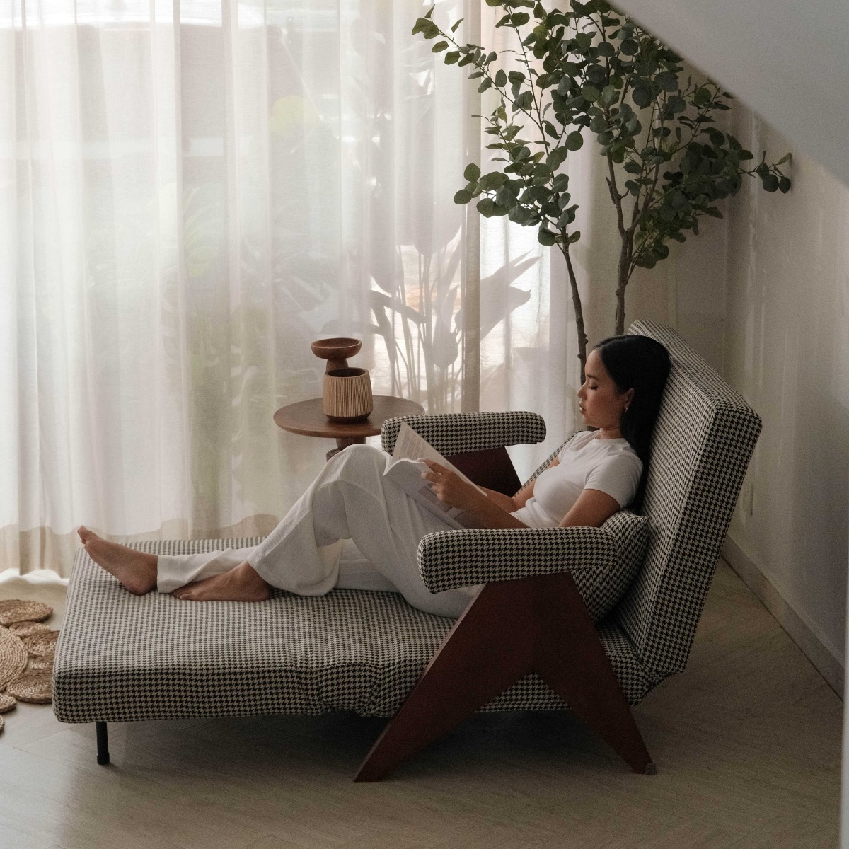Lola Houndstooth Sofa Bed