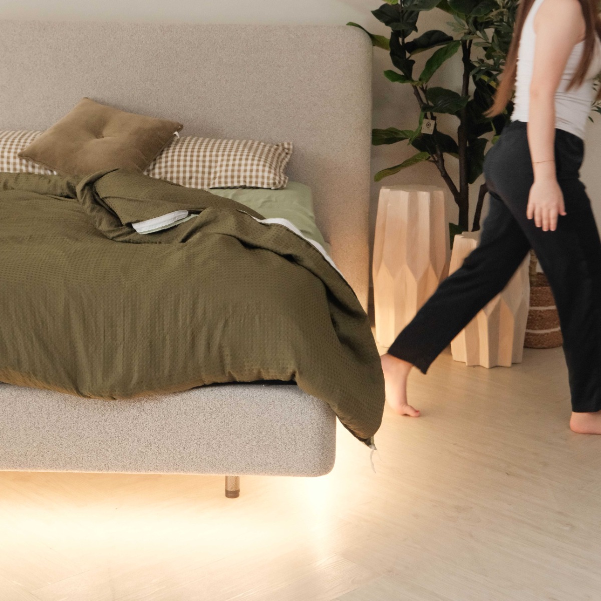 Ellington Light Grey King Floating Bed