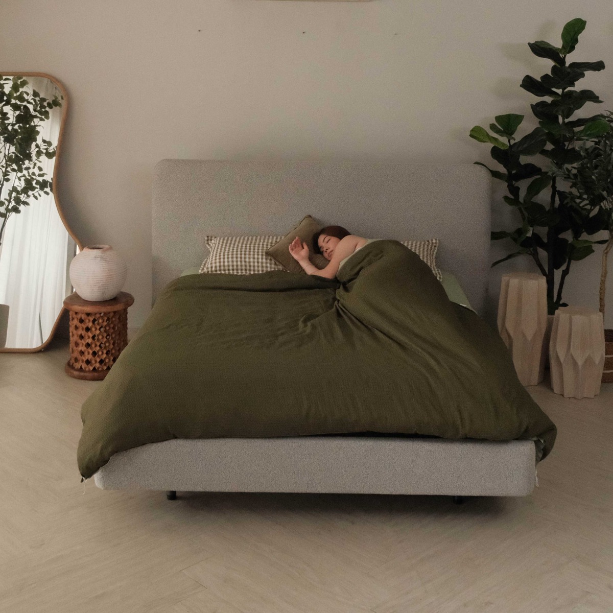 Ellington Light Grey King Floating Bed
