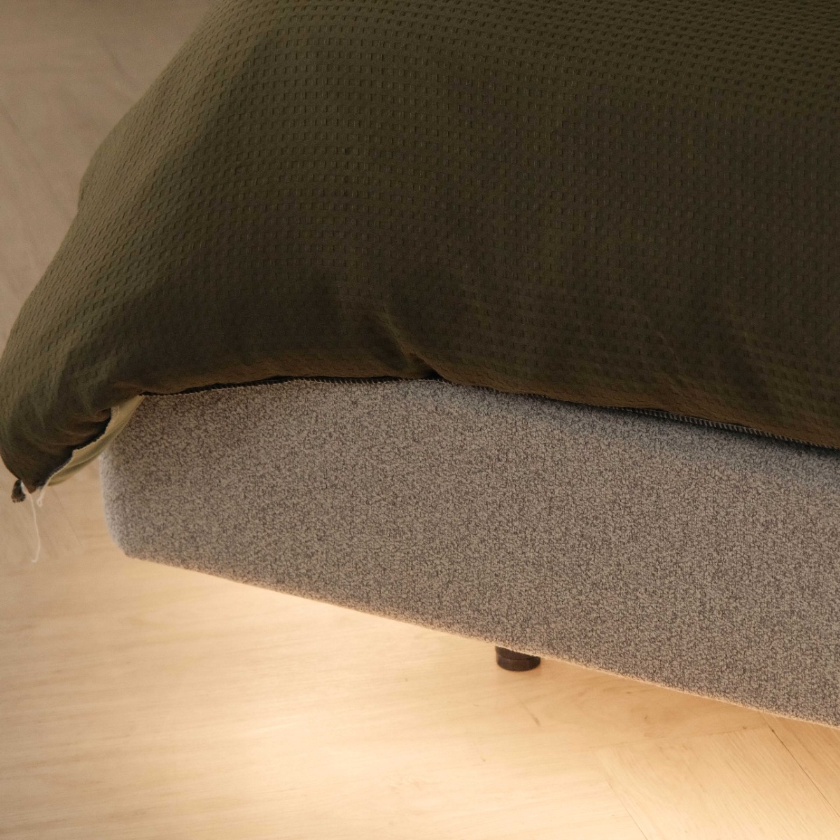 Ellington Light Grey King Floating Bed