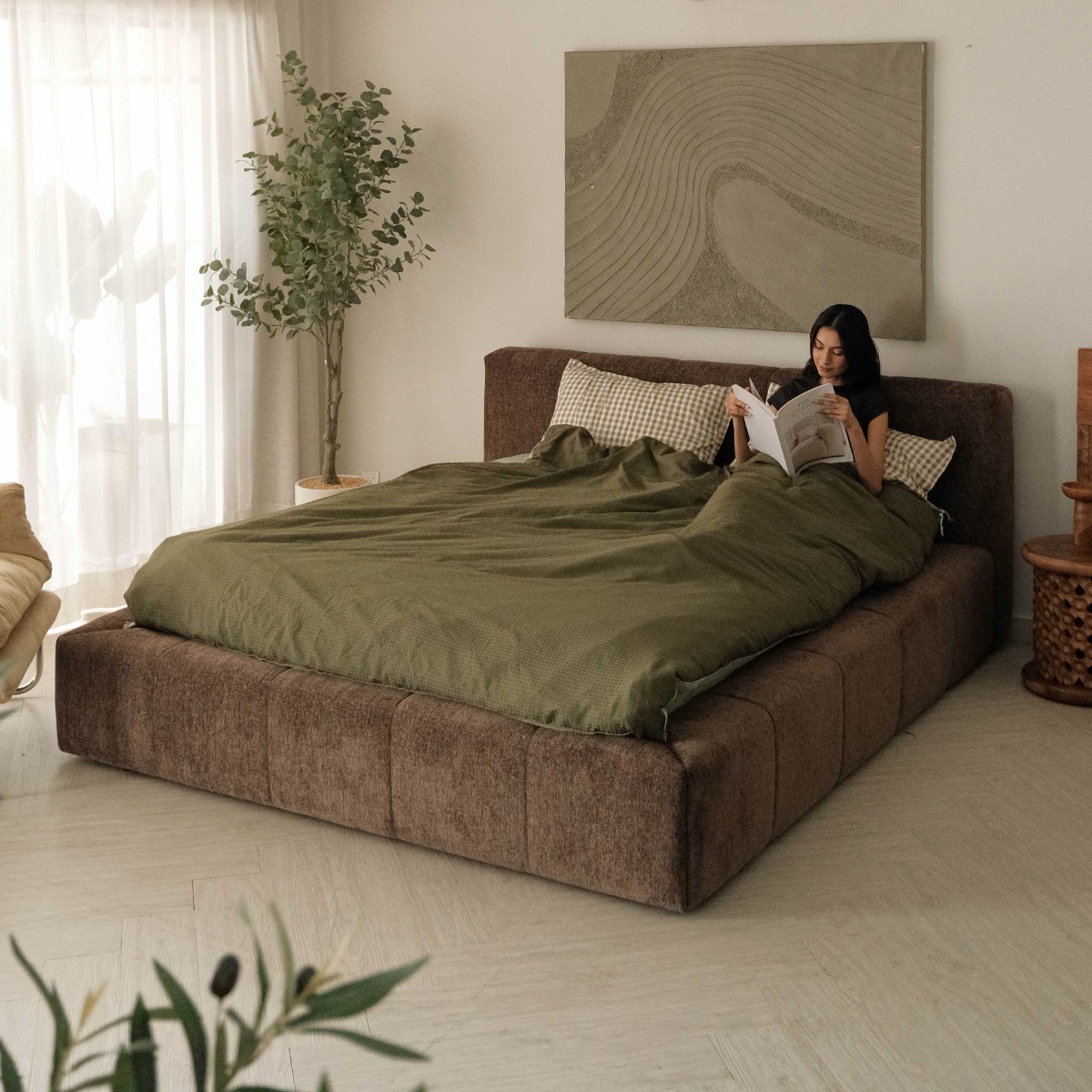 Rosa Coffee Brown King Bed