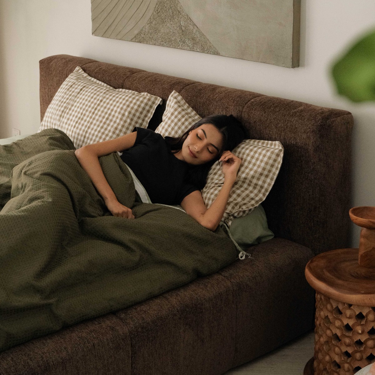 Rosa Coffee Brown Queen Bed