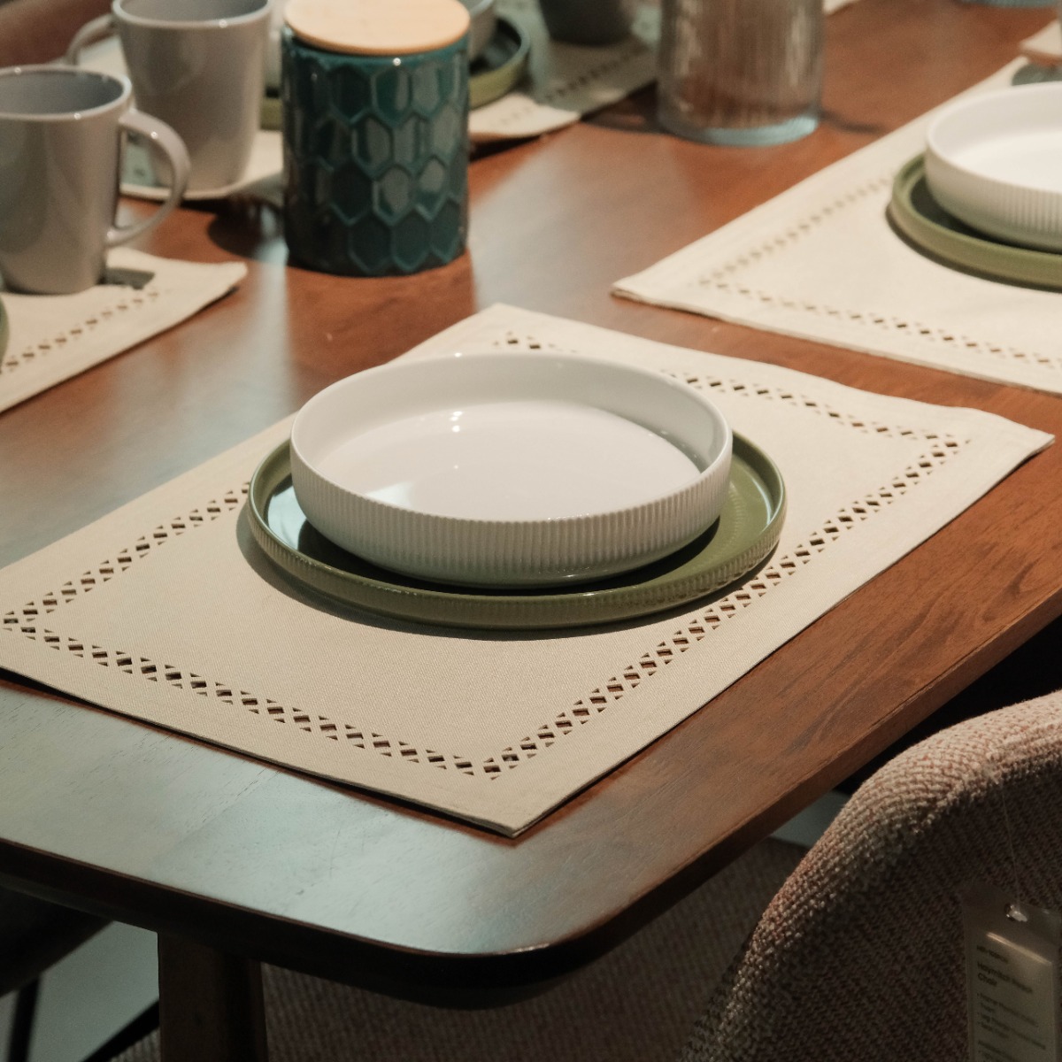Essen Placemat Ivory White