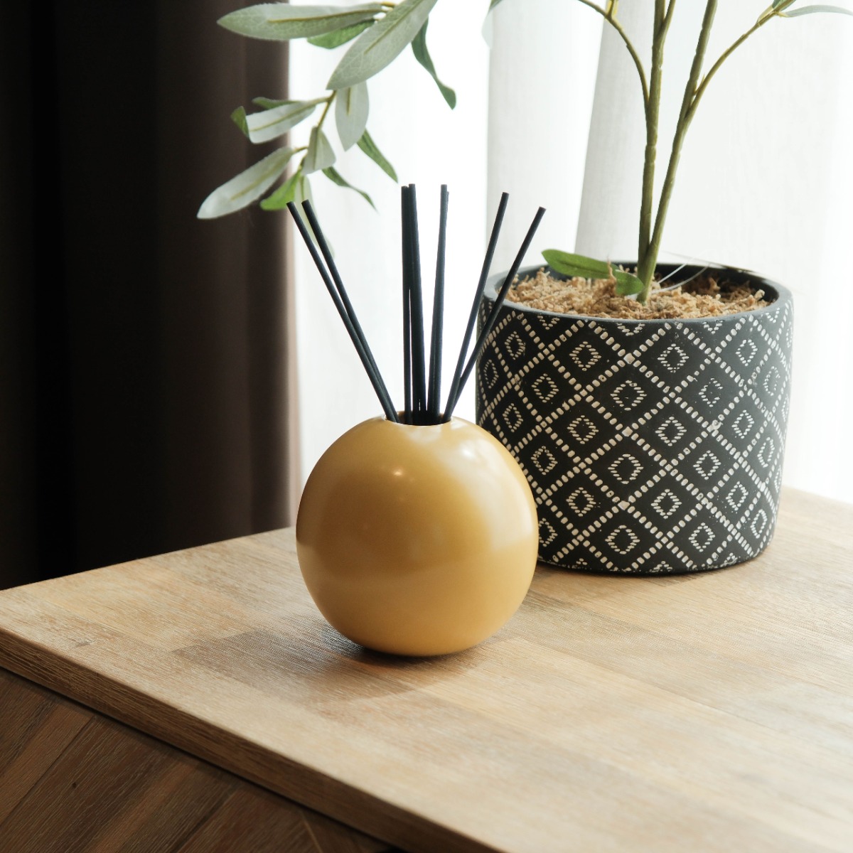 Chantrea Ceramic Reed Diffuser - Salt & Sage